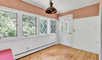 13 Hoyt Rd, Bethel, CT 06801