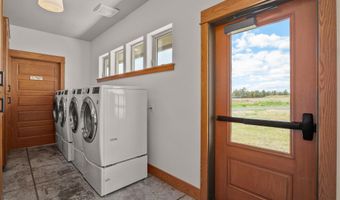 10771 E Langell Valley Rd, Bonanza, OR 97623