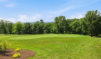 1836 FAIRWAY Dr 213, Basye, VA 22810