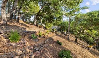 1105 White Oak Dr, Santa Rosa, CA 95409