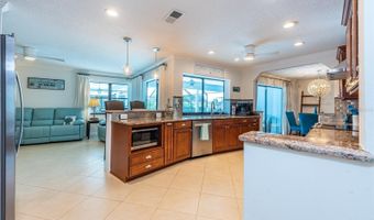 910 CHIPAWAY Dr, Apollo Beach, FL 33572