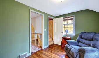 9 KNAPTON St, Barrington, RI 02806