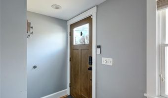 12 Grassy Plain Rd, Barrington, RI 02806