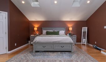 46 Duffy Dr, Bennington, VT 05201