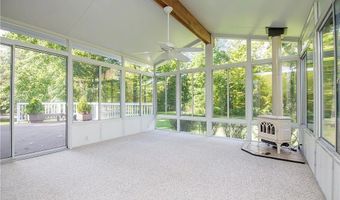 185 N Bissell Rd, Aurora, OH 44202