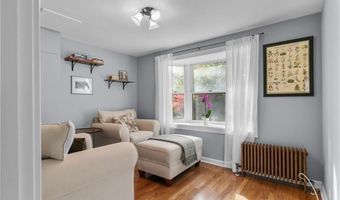 72 Kane Ave, Middletown, RI 02842