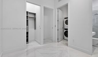 3750 Yacht Club Dr TH5, Aventura, FL 33180