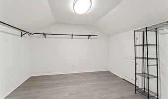 2076 S Long Lake Rd, Fenton, MI 48430