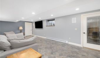 10 Honey Lou Ct, Cranston, RI 02921