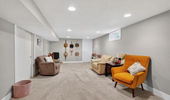 618 SE Lawrence Dr, Ankeny, IA 50021