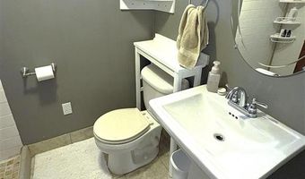 30 N Division St, Cowley, WY 82420