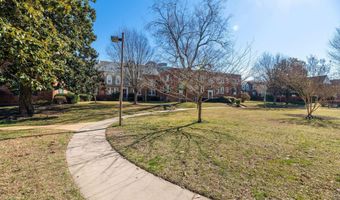 1817 N QUEENS Ln 2-161, Arlington, VA 22201
