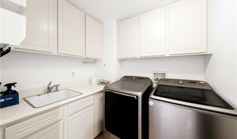1040 S Summer Breeze Ln, Anaheim, CA 92808