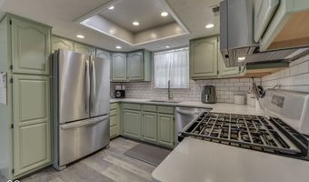 841 Country Ln, Indianapolis, IN 46217