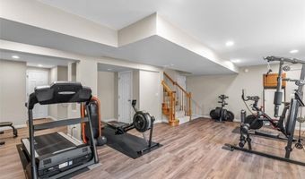 2535 Barrett Springs Dr, Ballwin, MO 63021