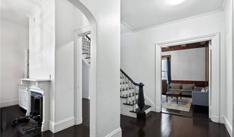 306 Broadway Ave 306-310, Newport, RI 02840