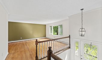 26 Harbor Ridge Rd, Danbury, CT 06811