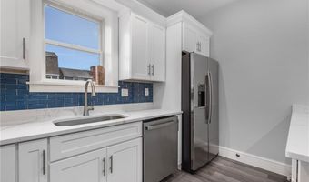 10 Braman St 1, Newport, RI 02840
