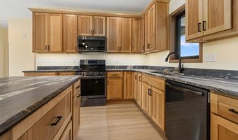 1716 N 18th St, Aberdeen, SD 57401