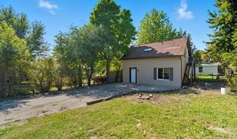 42432 N Lake Ave, Antioch, IL 60002