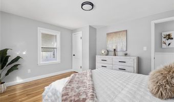 17 Loring St, Cranston, RI 02920