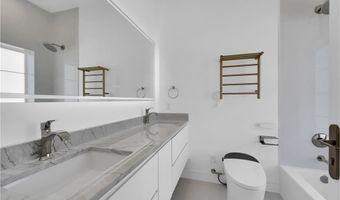 500 SW B St 3, Bentonville, AR 72712