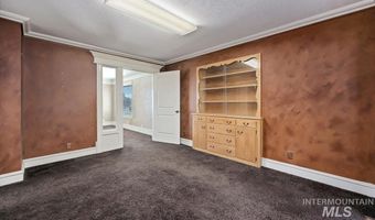 2240 Overland Ave, Burley, ID 83318