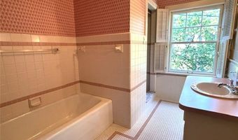 950 Merriman Rd, Akron, OH 44303