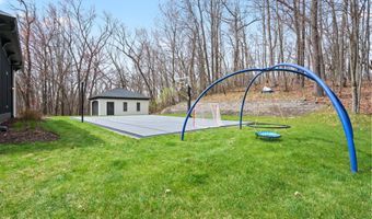 1100 Skyevale Dr NE, Ada, MI 49301