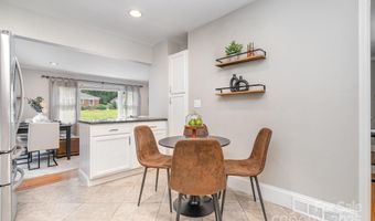 931 Hickory Nut St, Charlotte, NC 28205