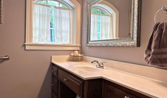 111 Apple Blossom Dr, Arkadelphia, AR 71923