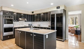 125 Woodruff Ave, Narragansett, RI 02882
