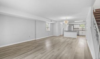 104 HAMPSTEAD Dr, Ambler, PA 19002