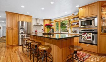 2921 N Arran Ct, Boise, ID 83702