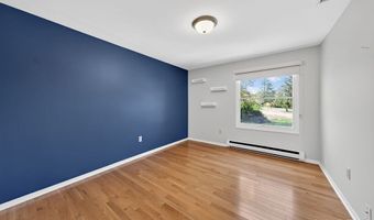 2 Spice Bush Ln, Branford, CT 06405