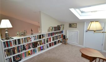 49 Seabreeze Ln 49, Bristol, RI 02809