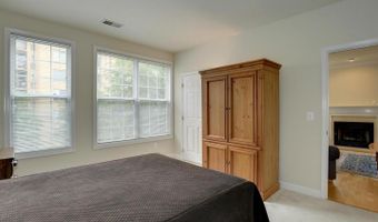 1320 N WAYNE St N 307, Arlington, VA 22201