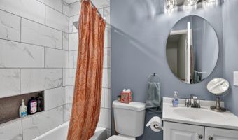 1202 VIKING Dr N, Arnold, MD 21012