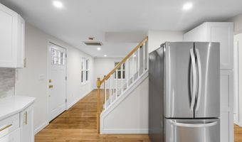 117 W Chippen Hill Rd, Burlington, CT 06013