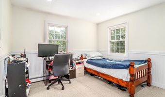 21 Chimney Dr, Bethel, CT 06801