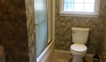 105 Forestdale Dr, Boiling Springs, SC 29316