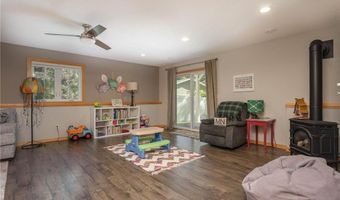 305 E Lake Geneva Rd NE, Alexandria, MN 56308