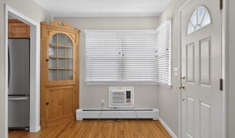 10 Seeley St, Danbury, CT 06810