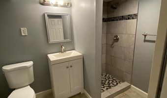 5915 BROOKLAND Rd, Alexandria, VA 22310