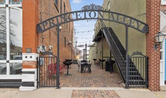 11 Benton Ave E, Albia, IA 52531