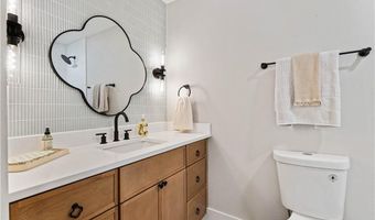 402 SW 11th St, Bentonville, AR 72712