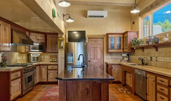 30 Camino Sanador, Santa Fe, NM 87505