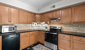 404 Applestone Dr, Ballwin, MO 63021