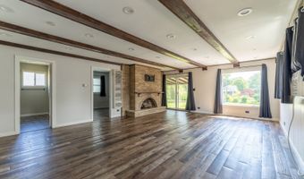 425 S Clarendon Ave, Addison, IL 60101