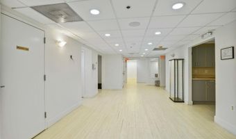 3 WASHINGTON Cir NW G2, Washington, DC 20037